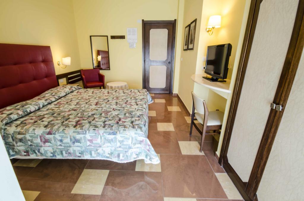 Hotel Tarconte Тарквиния Экстерьер фото