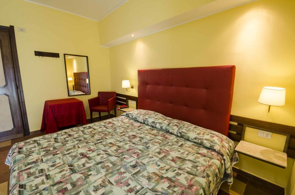 Hotel Tarconte Тарквиния Экстерьер фото